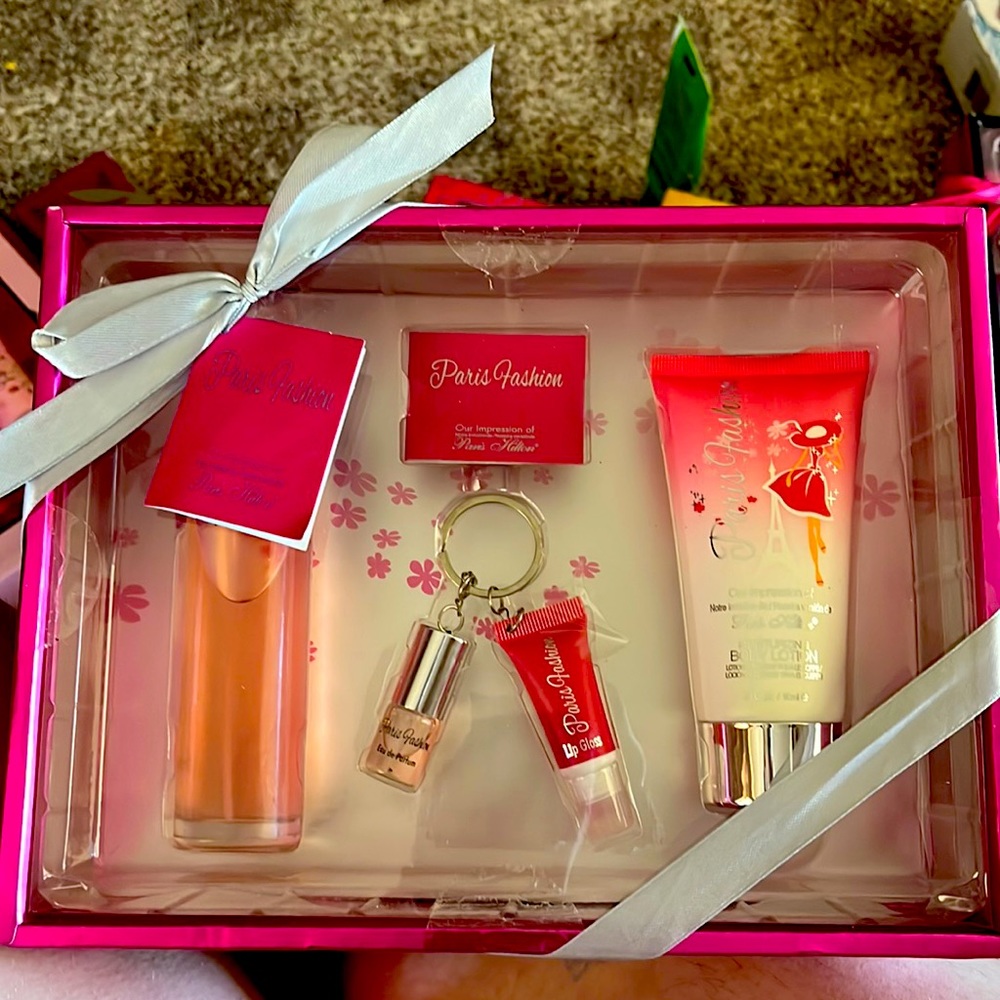 Paris fashion perfume and lotion set
